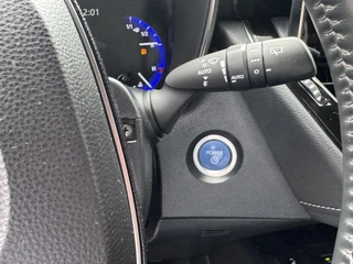 Toyota Corolla 1.8 Hybrid Business Plus / 18