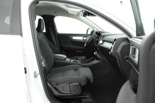 Volvo XC40 1.5 129pk Automaat T2 Core Camera Keyless Sportstoelen Stoelverwarming Navigatie / 12