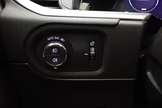 Opel Grandland 1.6 Turbo Plug-In Hybrid 300pk 4x4 GSe | Navigatie | Camera | Comfort stoelen | Elektrische achterklep | Stoel- en stuurverwarming | Adaptive Cruise control | / 36