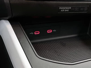 SEAT Arona 1.0 TSI AUTOM Style Connect / 31