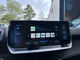 Peugeot 2008 1.2 Turbo 130 PK Allure Pack | Trekhaak 1200 KG | Navigatie | 3D Virtual Cockpit | Stoelverwarming | LED Verlichting | Half Lederen Bekleding | Keyless Start | Climate Control | Cruise Control | 17 Inch Lichtmetalen Velgen | / 20