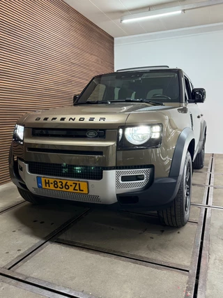 Land Rover Defender 110 2.0 D200 110 | Pano | PPF | Meridian | Trekhaak | Carplay | Geel kenteken / 42