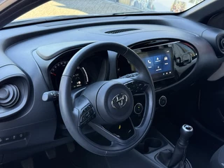 Toyota Aygo X PLAY APPLE/ANDROID LICHTMETALEN VELGEN AD-CRUISE CAMERA NL-AUTO DAB+ / 7