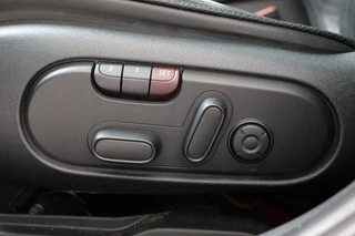 MINI Clubman Cooper S Chili Serious Business Automaat / Navigatiesysteem Professional / Panoramadak / Trekhaak / Leder / 19 Inch / Driving Assistant / Lichtpakket / Achteruitrijcamera / Climate Control / Harman Kardon / Stoelverwarming / 36