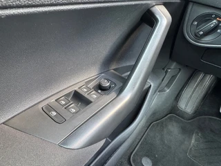 Volkswagen Polo 1.0 MPI Polo * Carplay * 34.000KM! * Airco * Multifunctioneel Stuur * Metallic * / 25