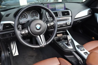 BMW 2 Serie Cabrio M235i xDrive Centennial High Executive Cruise Control, Airco, Apple Carplay, Camera, Navigatie, Prijs Is Rijklaar Inclusief 6 Maanden Garantie / 14