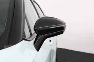 Omoda 5 EV Premium 61 kWh *DEMO* - Full Options! - Stuur-/stoelverwarming - Draadloze Apple Carplay of Android Auto - Schuif-/kanteldak - 7 jaar of 150.000km Fabrieksgarantie / 15