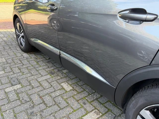Peugeot 5008 1.2 PureTech Blue Lease Allure  7-Persoons / 57