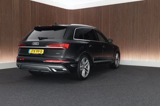 Audi Q7 55 TFSIe 381pk quattro Pro Line S Leder Memory Sluithulp B&O Panoramadak Camera Stoel + Stuurverwarming Luchtvering Navigatie 2x S-Line / 10