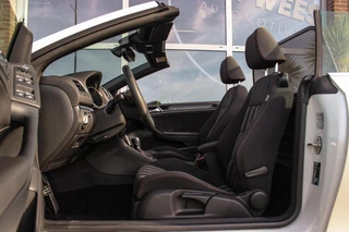 Volkswagen Golf Cabrio 2.0 TSI GTI | 2e eigenaar | DSG | Xenon | Stoelverwarming | Climatronic | Cruise control | Navigatie | Bluetooth | PDC | 18 inch Detroit | Origineel / 13