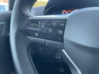 SEAT Arona Xperience Business Connect / 15