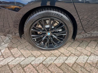 BMW 3 Serie Touring 320e PHEV  Orig NL. | Leder | Park Assist | Carplay/Android / 34