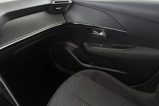 Peugeot 208 1.2 PureTech 100 Style / 30