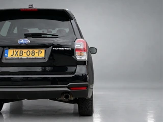 Subaru Forester 2.0 AWD Premium 150 pk AUT  | 1e eigenaar | dealer onderhouden | navigatie | leder interieur | panoramadak | keyless / 15