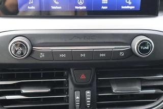 Ford Focus Wagon BUSINESS APPLE/ANDROID PARK-SENSOREN WINTERPACK CLIMA LED ALL-SEASON KEYLESS / 31
