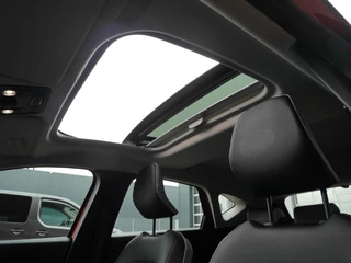 Renault Captur 1.6 E-Tech Plug-in Hybrid 160 Intens | Panorama dak | Achteruitrijcamera | Lichtmetalen velgen | Navigatie | Cruise control | Stoelverwarming | / 10