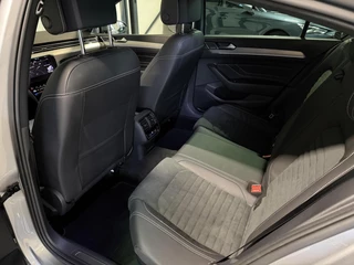 Volkswagen Passat 1.5 TSI R-Line Business + Pano Virtual H&K / 33