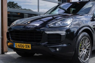 Porsche Cayenne 3.0 S E-Hybrid Platinum Edition Pano|Stoelverwarming|Bose| / 7