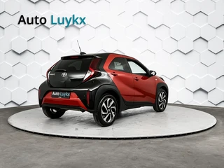 Toyota Aygo X 1.0 VVT-i S-CVT Pulse Plus Automaat | Keyless Entry | Parkeersensoren voor + achter | 17'' L.M. Velgen / 9