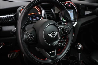 MINI 5-Deurs 2.0 Cooper S Chili Serious Business | PANORAMADAK | HEAD UP | LEDER | STOELVERWARMING | CLIMA / 31