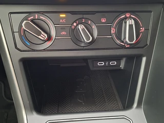 Volkswagen Polo 1.0 TSI Comfortline * Navigatiesysteem * 37.000KM! * Cruise control * LM Velgen * / 20
