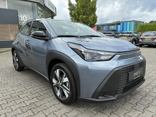 Toyota Aygo X HYBRID 115 PLAY NIEUW & DIRECT LEVERBAAR!!! APPLE/ANDROID CLIMA AD-CRUISE CAMERA 17" LM-VELGEN / 7