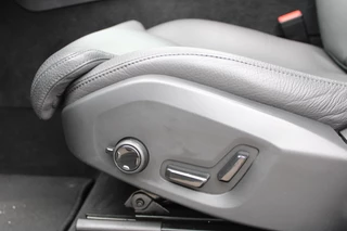 Volvo XC60 2.0 T8 Plug-in hybrid AWD Ultra Dark  | Head-Up | Panoramadak | Leder | H&K | BLIS / 19