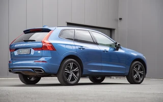 Volvo XC60 T6 Plug-in hybrid AWD R-Design Panorama|H/K Audio / 5