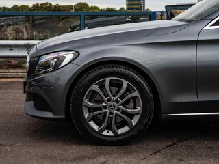 Mercedes-Benz C-klasse Estate 180 Premium | LED | Trekhaak | Camera | Apple CarPlay/Android Auto | Stoelverwarming | Dodehoekdetectie | Dealeronderhouden / 45