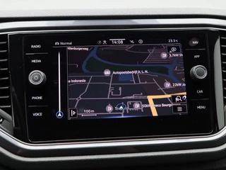 Volkswagen T-Roc 1.5 TSi 150 Pk Automaat R line | Black Style | Trekhaak | Stoelverwarming | Panorama dak | Camera | Adaptive Cruise | Climatronic | Carplay | 19 Inch | 58.509 Km !! / 15