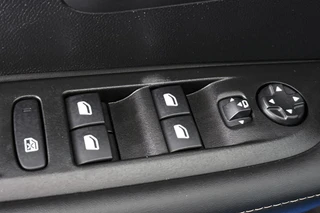 Peugeot 208 1.2 Hybrid 110 e-DCS6 Allure Navigatie Achteruitrijcamera Apple CarPlay / 27