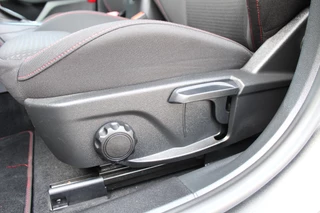 Ford Focus Wagon 1.0 EcoBoost Hybrid ST Line X  | BLIS | Head-Up | Trekhaak | Adaptieve cruise / 45