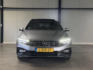 Volkswagen Passat 1.5 TSI R-Line Business + Pano Virtual H&K / 6