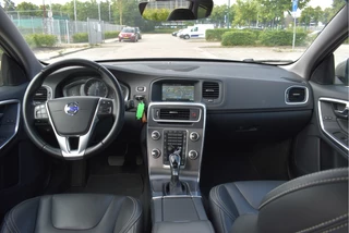 Volvo V60 2.0 T4 Summum 191 pk Luxury Line Winter | Vol | NL-Auto | Trekhaak | Open dak | Standkachel | Elekt.stoelen | Camera | LED/Xenon | 4-Seasons / 13