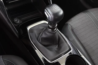 Peugeot 208 1.2 PureTech Allure Pack Stoelverwarming Keyless Adaptieve Cruise Control Apple CarPlay / 25