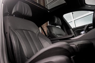 BMW 5-serie M550d xDrive High Executive | 2e eigenaar | Driving Assistant Plus | Innovation pakket | Stoelverwarming & -ventilatie | Stuurverwarming | Harman-kardon | 360 camera / 16