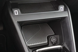 Citroen Ë-C4 X Feel 50 kWh Apple CarPlay Climate Control 18" / 33