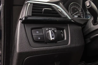 BMW 3-serie Gran Turismo 320i High Executive | Sport Line | NL auto | Keyless entry | Panoramadak | Xenon | HiFi audio | Navigatie Professional | Cruise control | M-sportstuur | PDC / 41