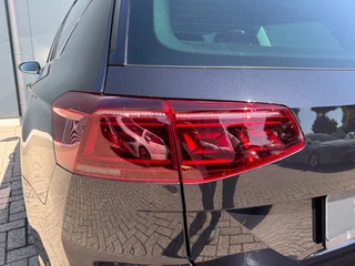 Volkswagen Passat Variant 1.4 TSI PHEV GTE * AUTOMAAT * Parkeercamera * Massage * Keyless * / 32