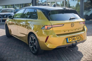 Opel Astra 1.2 Turbo 130 PK Ultimate Automaat Panodak | Camera | AGR Stoelen | Dodehoek Detectie | Adaptieve Cruise Control | 24DKM! | Rijklaar / 27