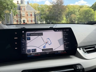 BMW iX1 xDrive30 Launch Edition 67 kWh | HUD | 360 | Keyless | BTW | LED | / 19