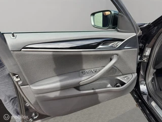 BMW 5-serie Touring 530i xDrive / Panoramadak / M-sport / 32