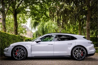 Porsche Taycan Sport Turismo 4S 93 kWh  Panorama 21" Sport Chrono 360 Camera Warmtepomp / 4
