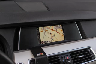 BMW 5-serie Gran Turismo 535i High Executive | NL auto | Facelift | Camera | Navigatie | Bluetooth | Xenon | PDC | Climate control | Cruise control | 19 inch | Elektrische achterklep / 24