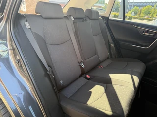 Toyota RAV4 2.5 Hybrid AWD Dynamic 4S-BANDEN EL-SPIEGELS CAMERA PARK-SENSOREN APPLE/ANDOID STOELVERW CLIMA / 12