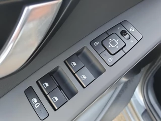 Kia Niro 1.6 GDi Hybrid DynamicPlusLine | Informeer naar beschikbaarheid | Schuifdak | NU MET €3.000 inruilpremie en €1000 voorraadvoordeel! / 38