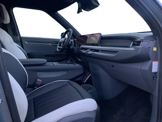 Kia EV9 GT-Line AWD 99.8 kWh | Demo | Stoelverwarming + ventilatie v + a| Navigatie | Schuifdak | Head up display / 15