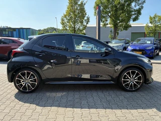 Toyota Yaris 1.5 Hybrid GR SPORT PANODAK STOEL/STUURVERW JBL-AUDIO HEAD-UP 18'' LM-VELGEN PARK-SENSOREN NAVI KEYLESS CAMERA APPLE/ANDROID NL-AUTO 1E-EIG / 11