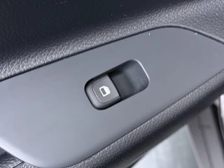 Kia Stonic 1.0 T-GDi MHEV DynamicLine  - Apple Carplay/Android Auto - Achteruitrijcamera - Cruise Control - Fabrieksgarantie t/m 07-2032 / 35
