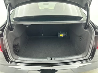 Audi A3 Limousine 40 TFSI Sport S Line Edition Automaat | Navigatie | Parkeersensoren / 19